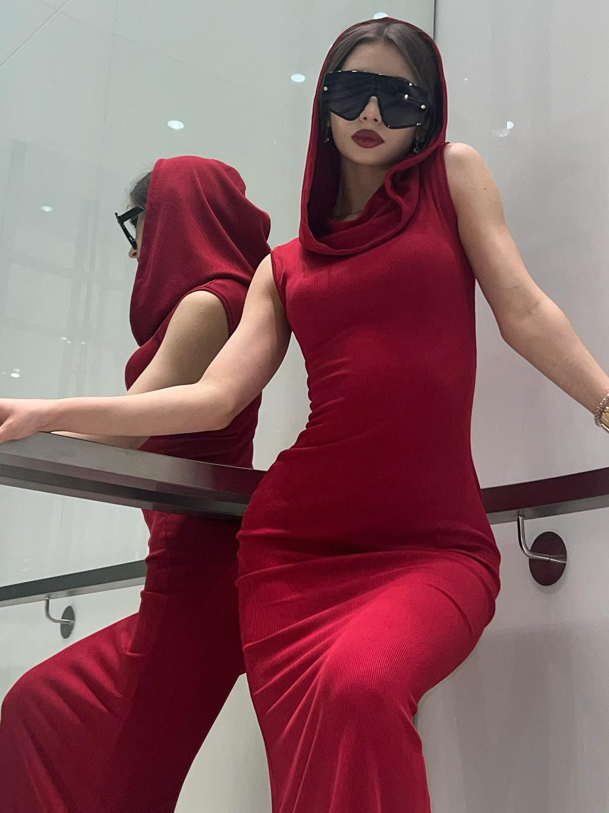 Chic Red Hooded Sleeveless Maxi Dress