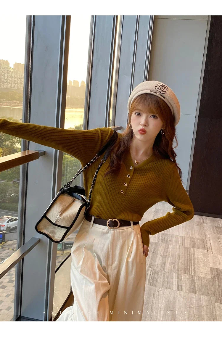 Slim V-Neck Knit Pullover