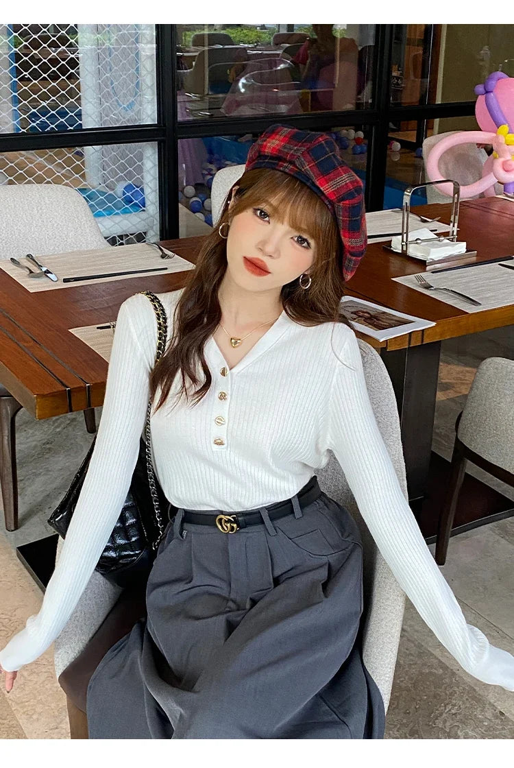 Slim V-Neck Knit Pullover