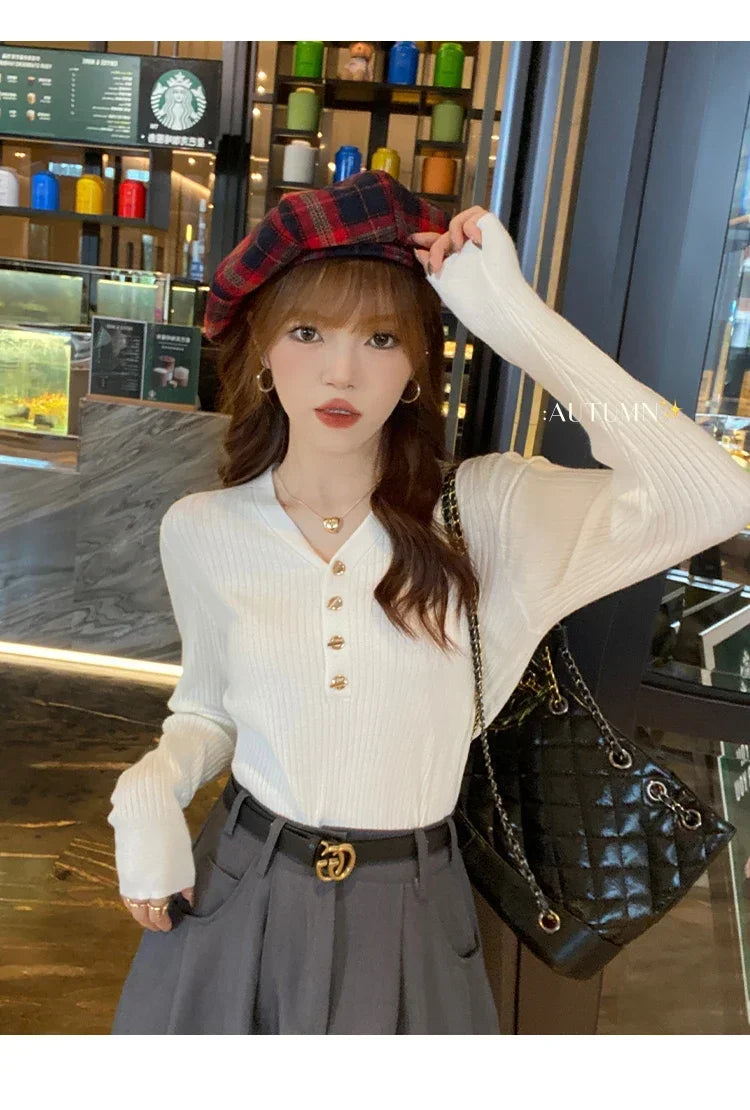 Slim V-Neck Knit Pullover