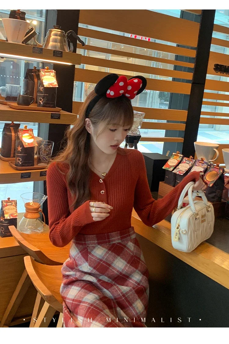 Slim V-Neck Knit Pullover