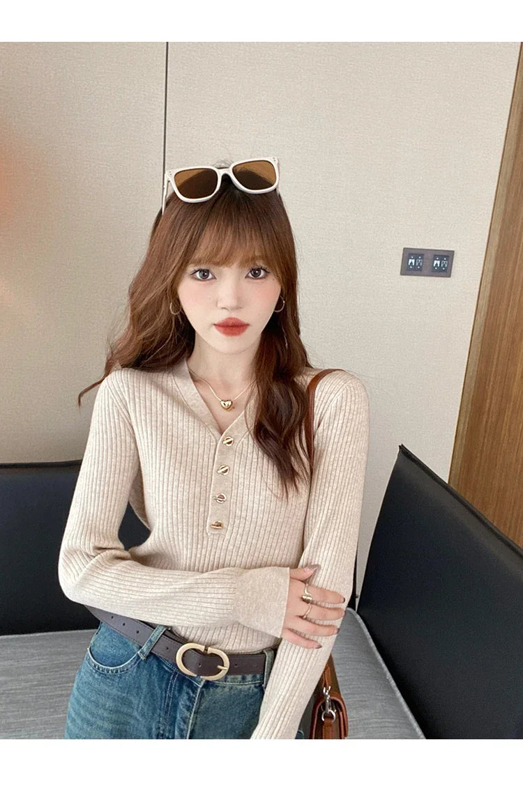 Slim V-Neck Knit Pullover