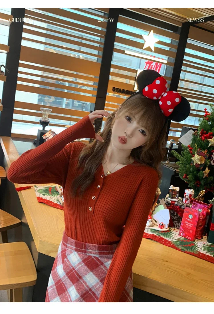 Slim V-Neck Knit Pullover