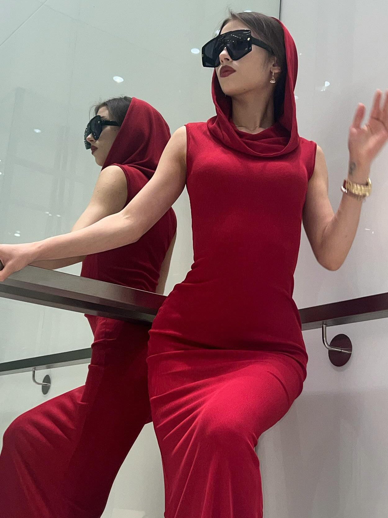 Chic Red Hooded Sleeveless Maxi Dress